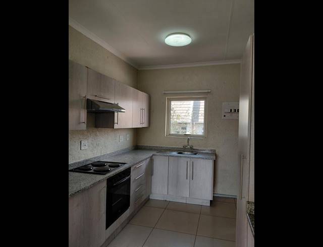 2 BEDROOM PROPERTY TO RENT IN MONTGOMERY PARK